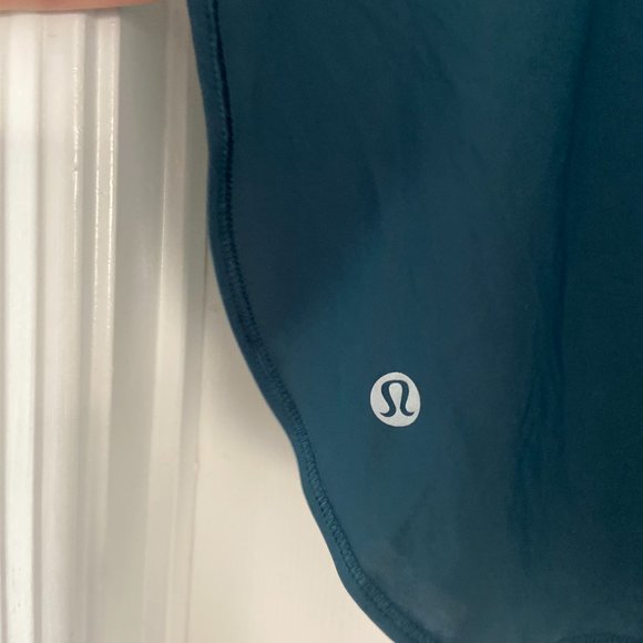 Lululemon 2 in 1 tank - Picture 4 of 4